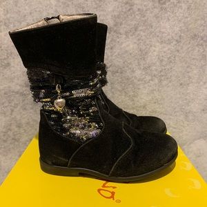 Almarino Suede boots